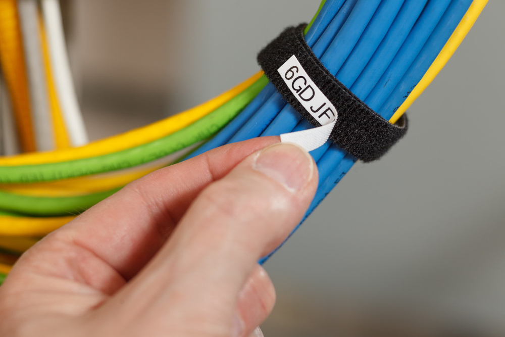 Этикетки Brady Grip – удобный способ маркировки кабельных пучков